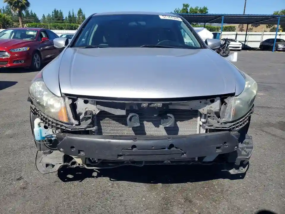 1HGCP2F30BA109692 2011 HONDA ACCORD-4