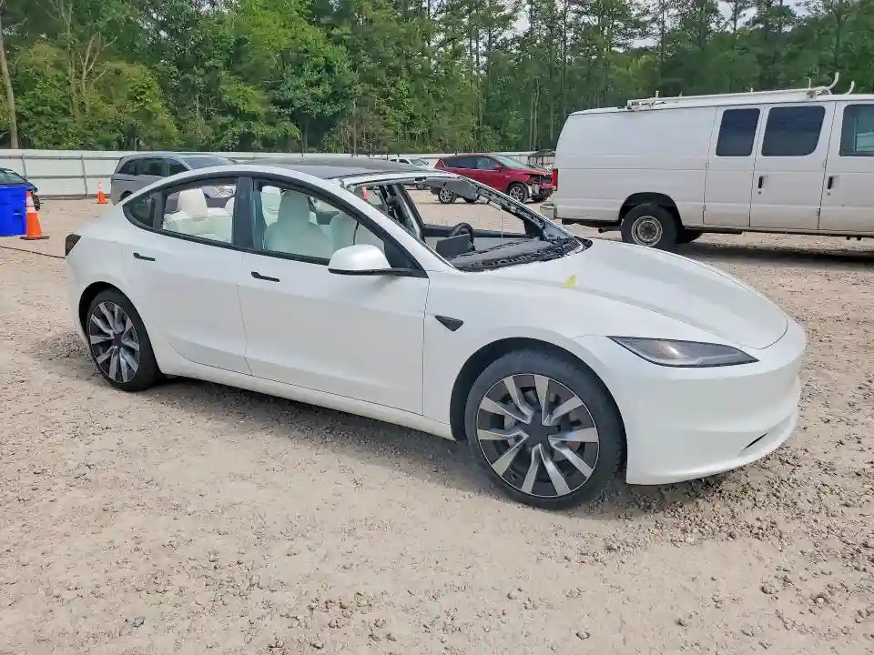 5YJ3E1EA9SF922129 2025 TESLA MODEL 3-3