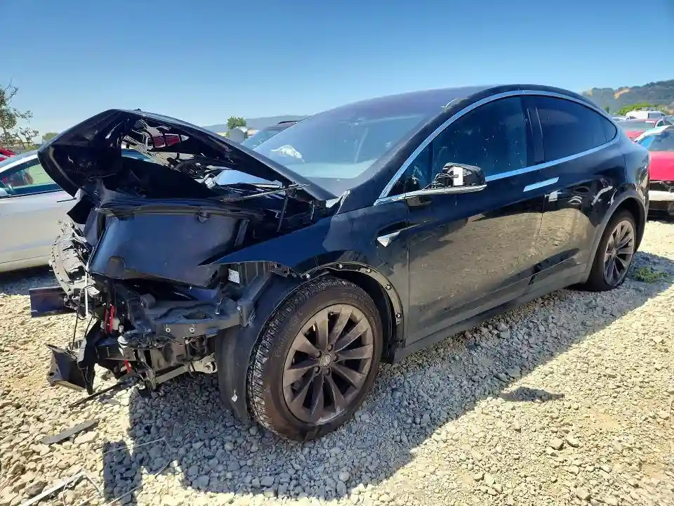 5YJXCBE23JF100107 2018 TESLA MODEL X-0