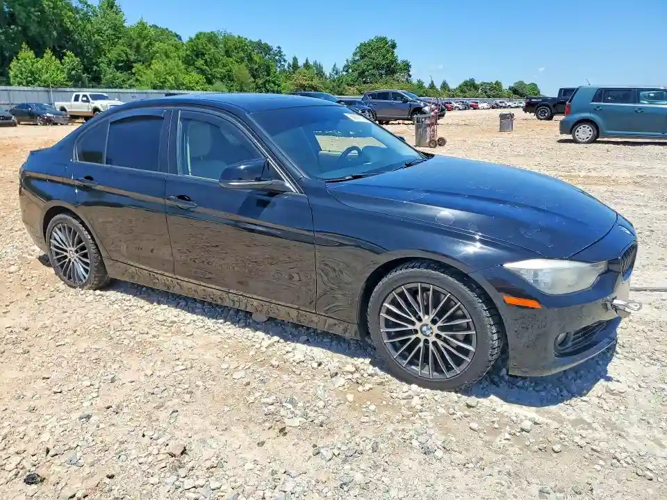WBA3C1C53EK111877 2014 BMW 3 SERIES-3