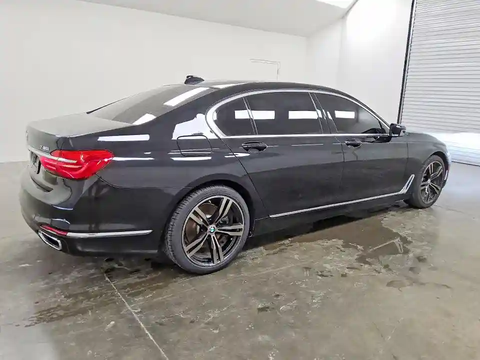 WBA7E2C59GG547592 2016 BMW 7 SERIES-2