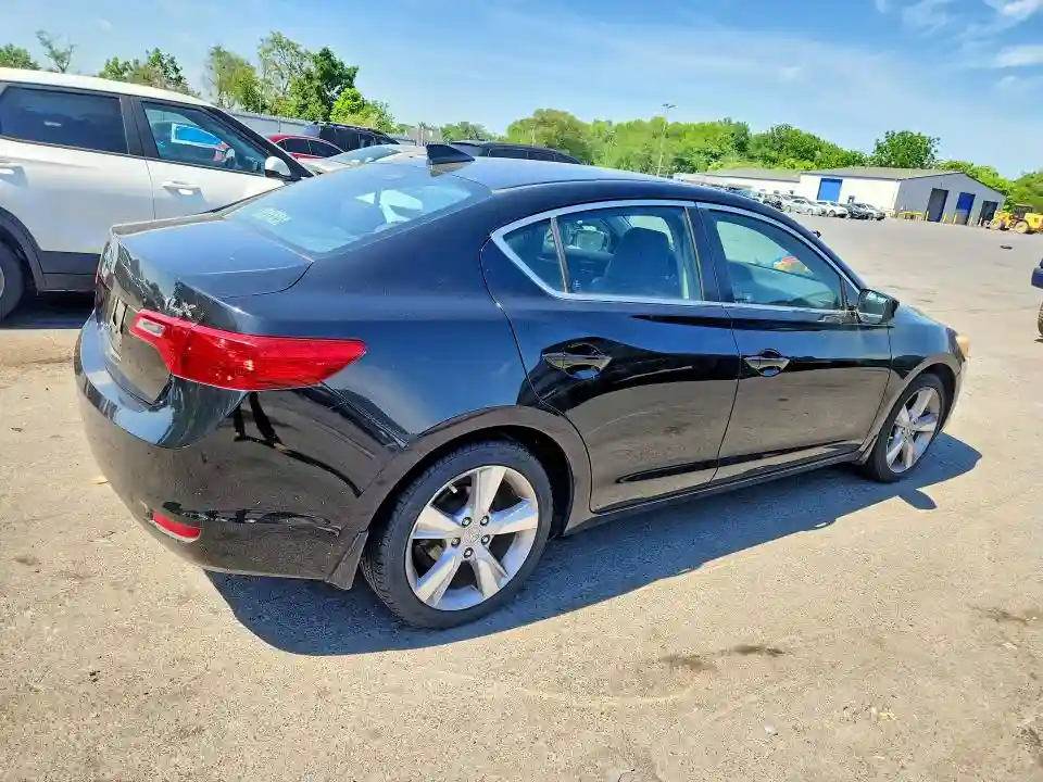19VDE1F50DE011663 2013 ACURA ILX-2