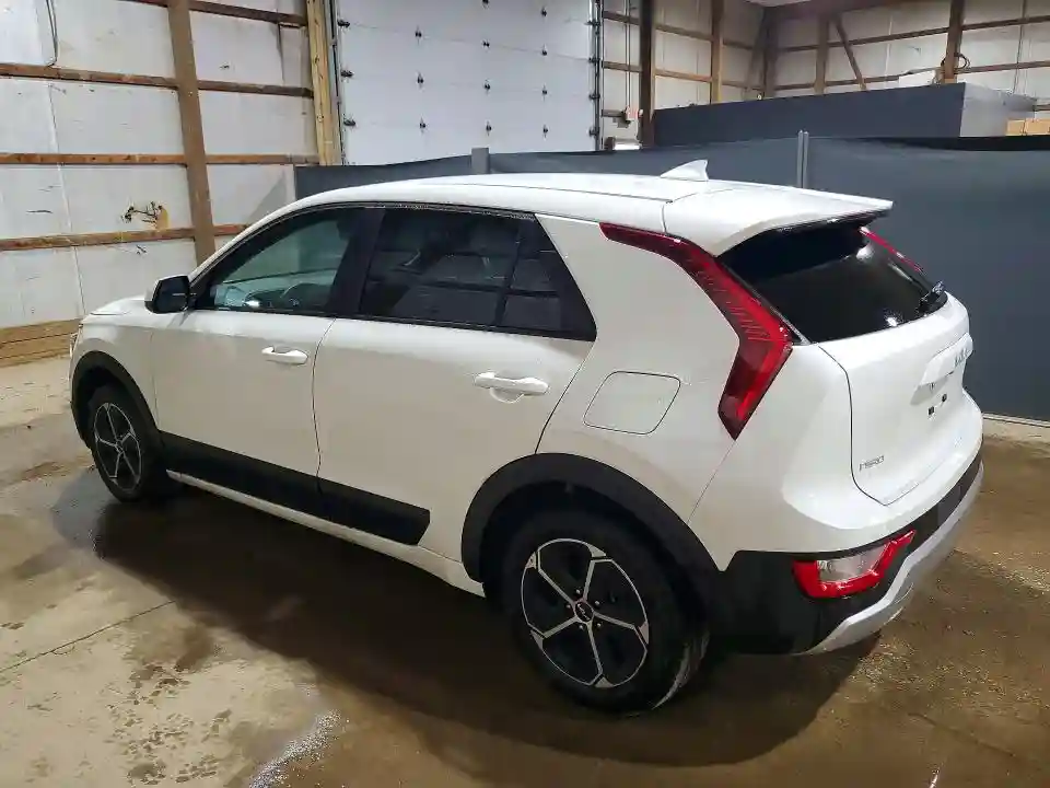 KNDCP3LE5T5318592 2026 KIA NIRO-1