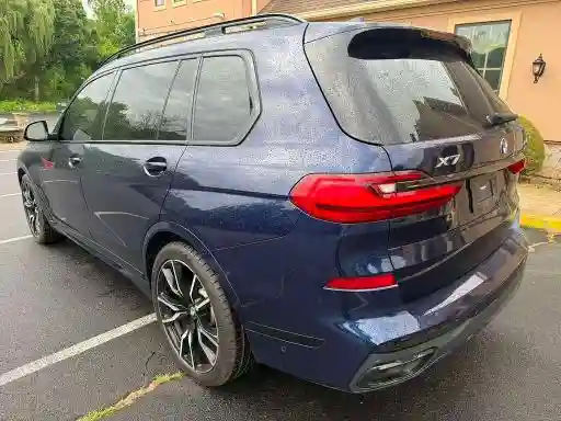 5UXCW2C04N9M02866 2022 BMW X7-1