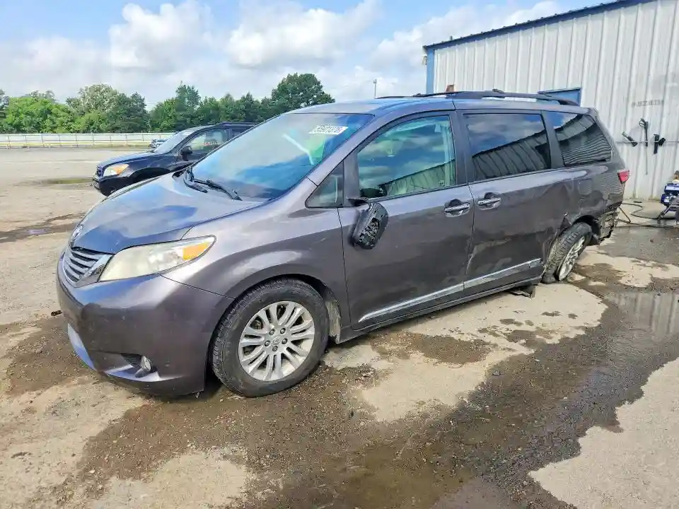 5TDYZ3DC6HS793277 2017 TOYOTA SIENNA-0
