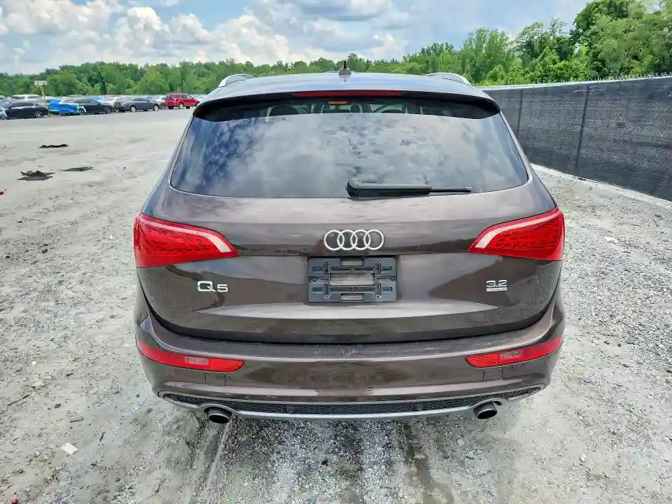 WA1DKAFP4BA004551 2011 AUDI Q5-5
