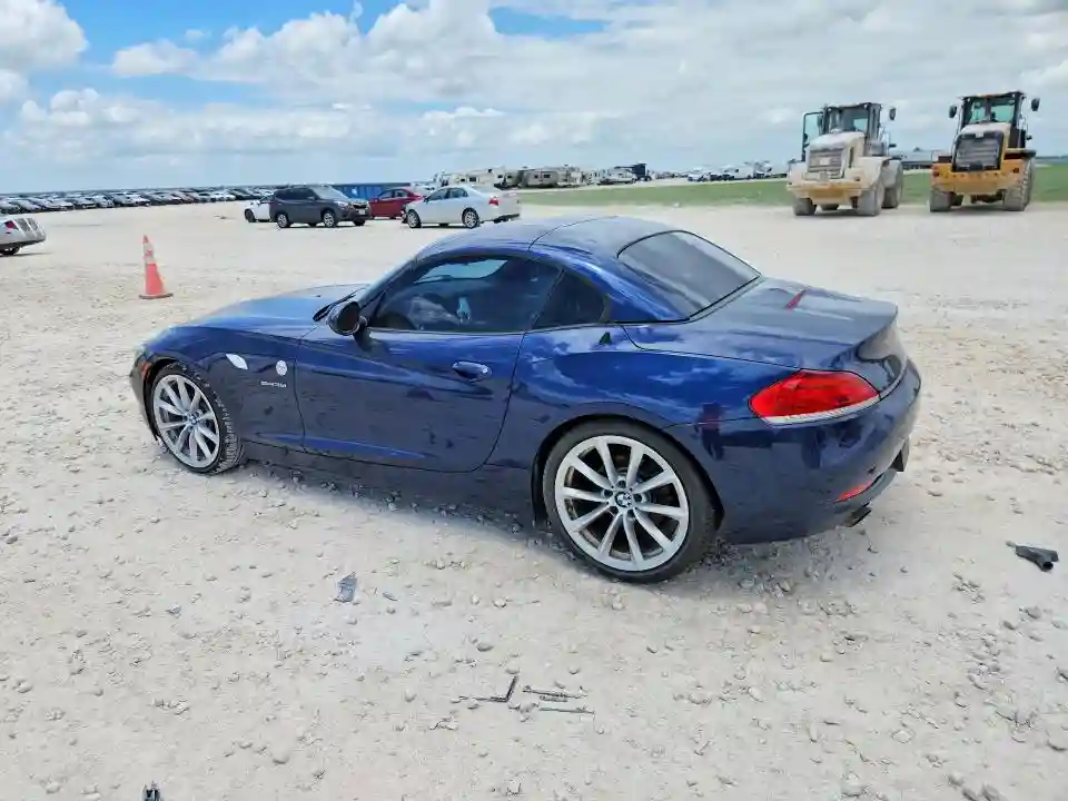 WBALM7C50BE383930 2011 BMW Z4-1