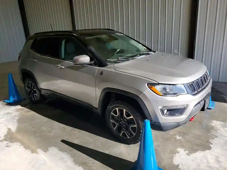 3C4NJDDB2KT712909 2019 JEEP COMPASS-3