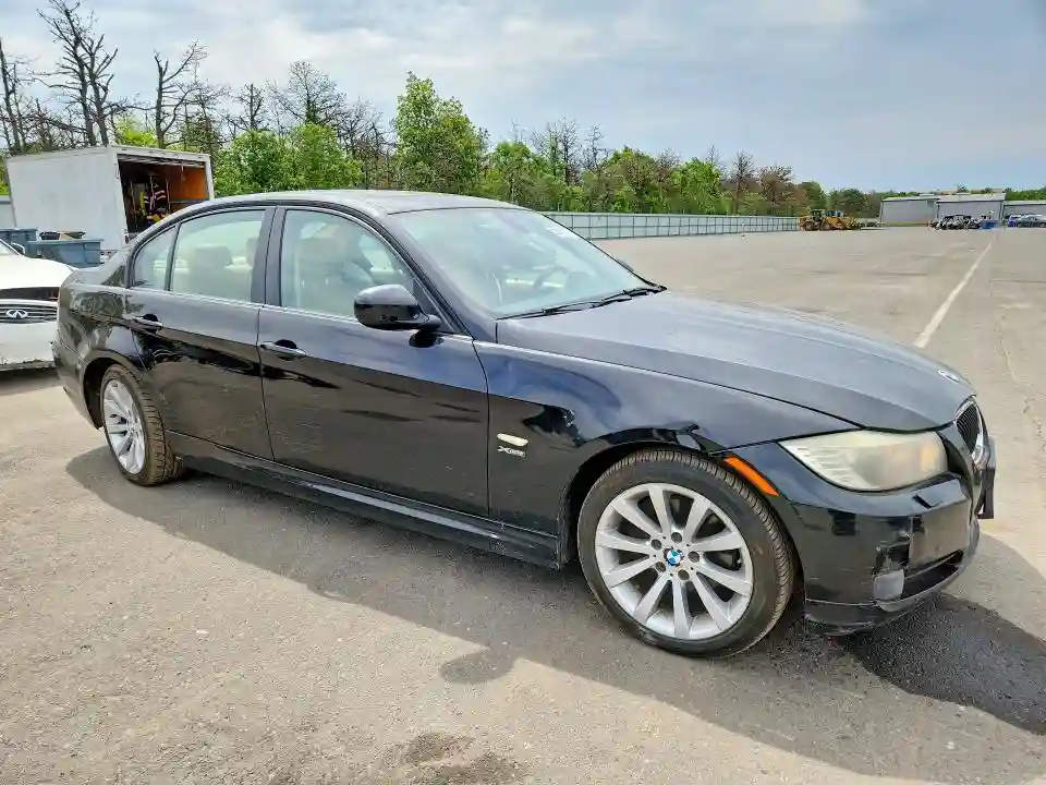 WBAPK5G56BNN24943 2011 BMW 3 SERIES-3