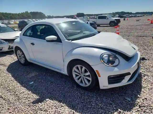 3VWF17AT4HM625726 2017 VOLKSWAGEN BEETLE-3