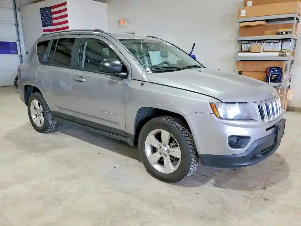 1C4NJDBB4GD571860 2016 JEEP COMPASS-3