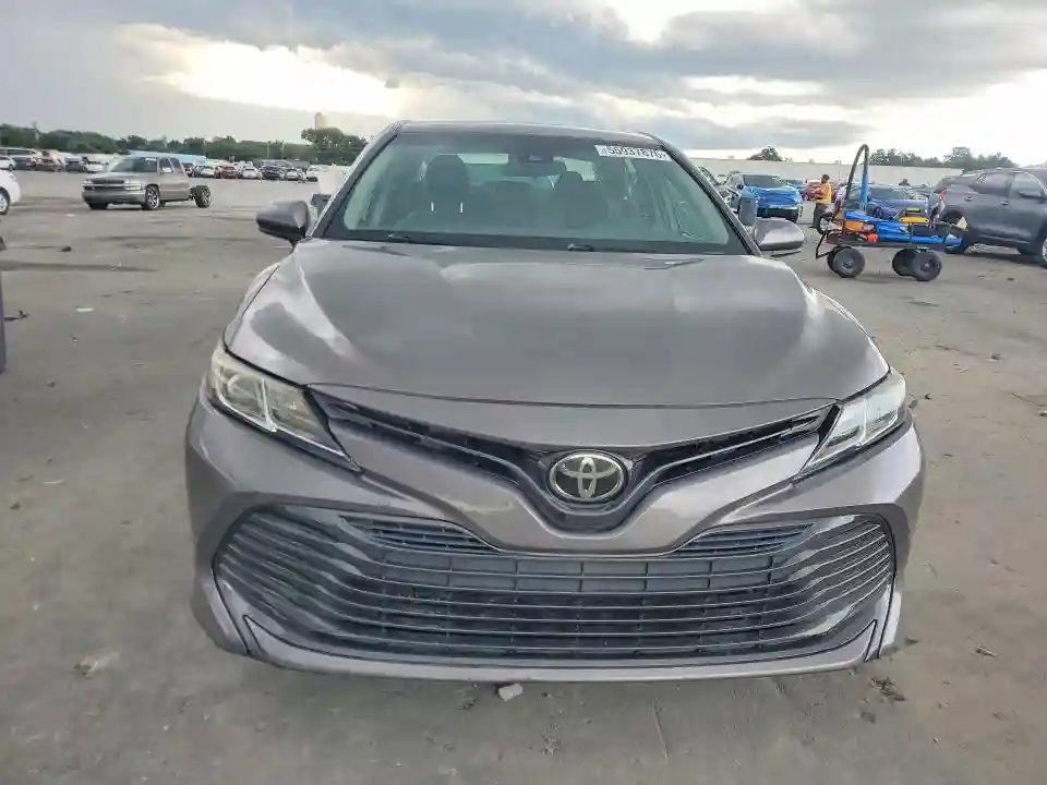 4T1B11HK4JU141399 2018 TOYOTA CAMRY-4