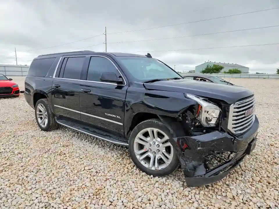 1GKS1GKC7JR389338 2018 GMC YUKON-3