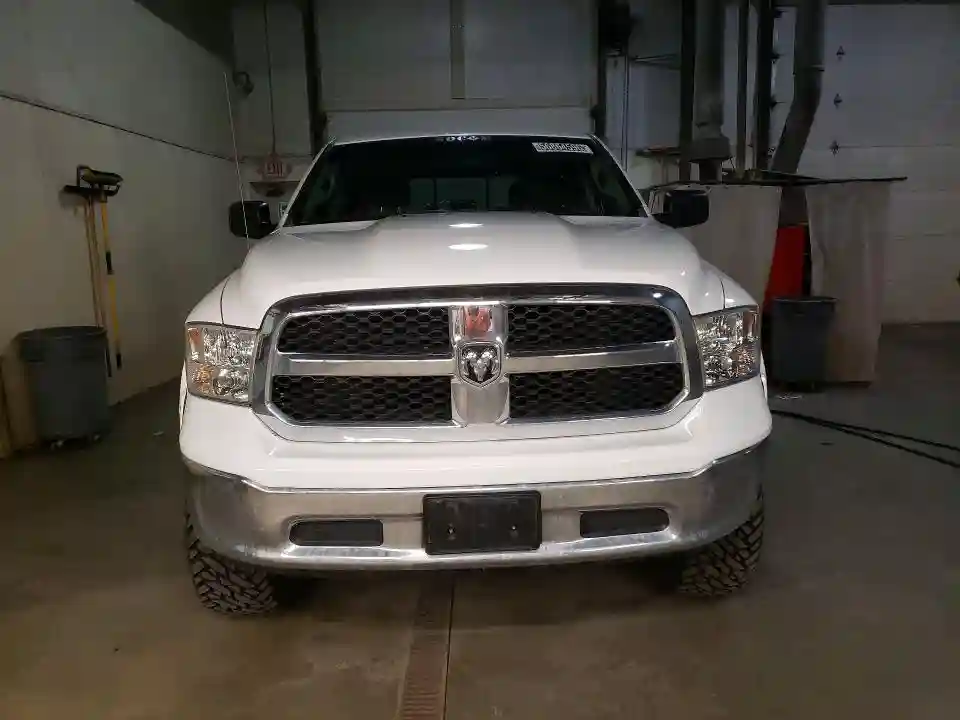 1C6RR7LT5JS223708 2018 RAM 1500-4