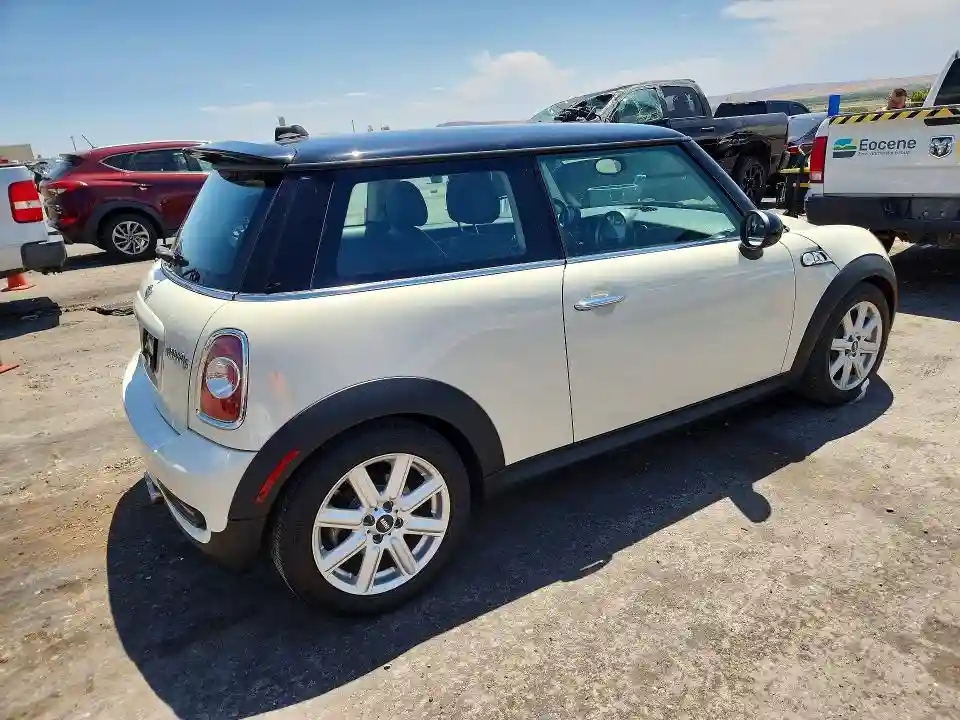 WMWSV3C52BTY23076 2011 MINI COOPER-2