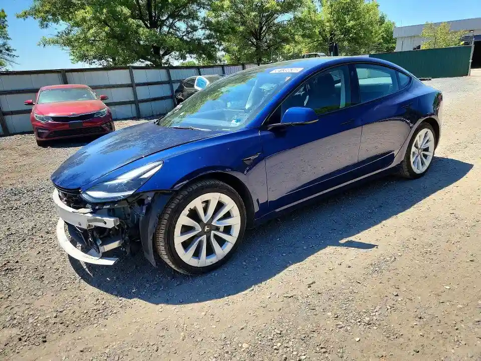 5YJ3E1EA4NF370446 2022 TESLA MODEL 3-0