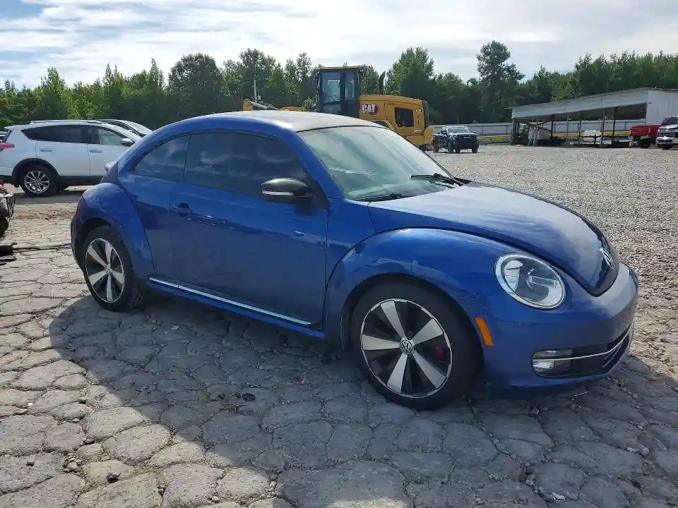 3VWV67AT2DM616420 2013 VOLKSWAGEN BEETLE-3