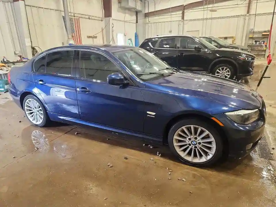 WBAPK7C58BA772118 2011 BMW 3 SERIES-3