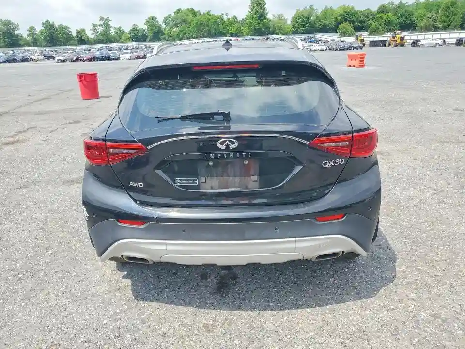 SJKCH5CR9HA028993 2017 INFINITI QX30-5