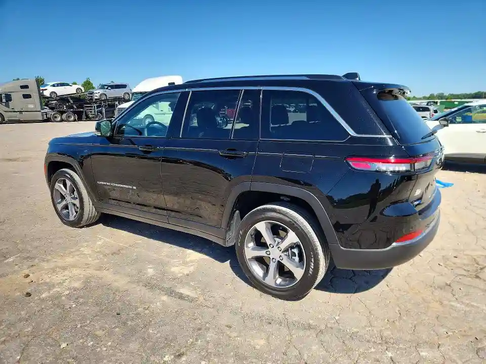1C4RJYB6XN8748946 2022 JEEP GRAND CHEROKEE-1