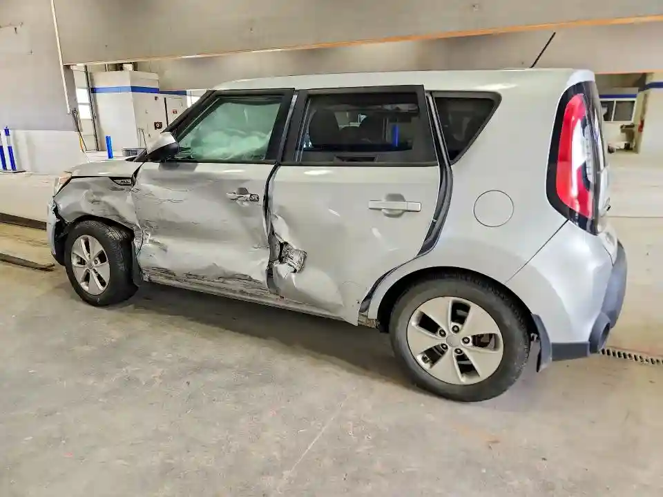 KNDJN2A25G7818665 2016 KIA SOUL BASE-1