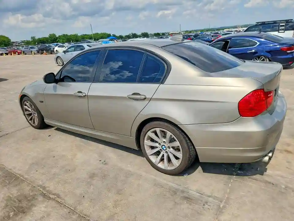 WBAPH7G51BNM58375 2011 BMW 3 SERIES-1