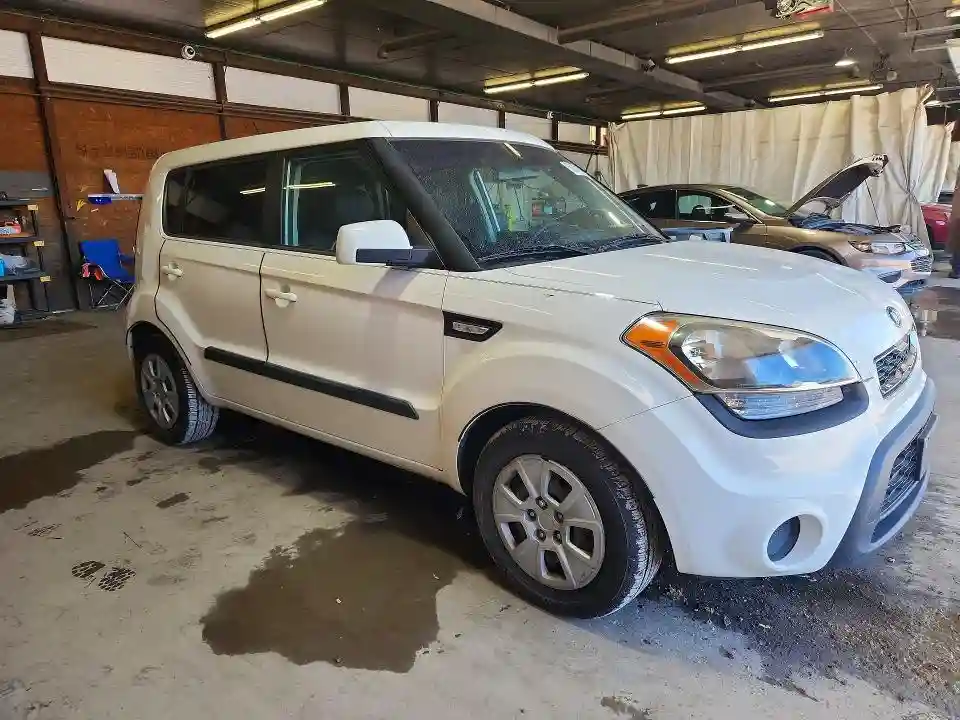 KNDJT2A56D7531136 2013 KIA SOUL BASE-3