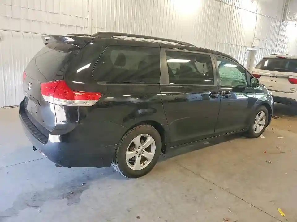 5TDKK3DC3ES523087 2014 TOYOTA SIENNA-2