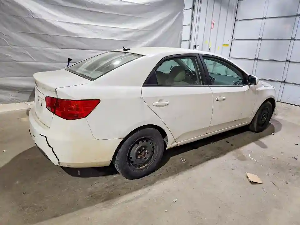 KNAFT4A28B5382936 2011 KIA FORTE-2