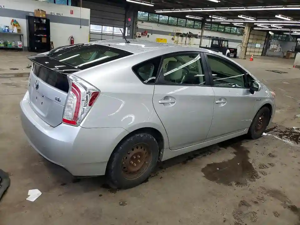 JTDKN3DU8D0353245 2013 TOYOTA PRIUS-2