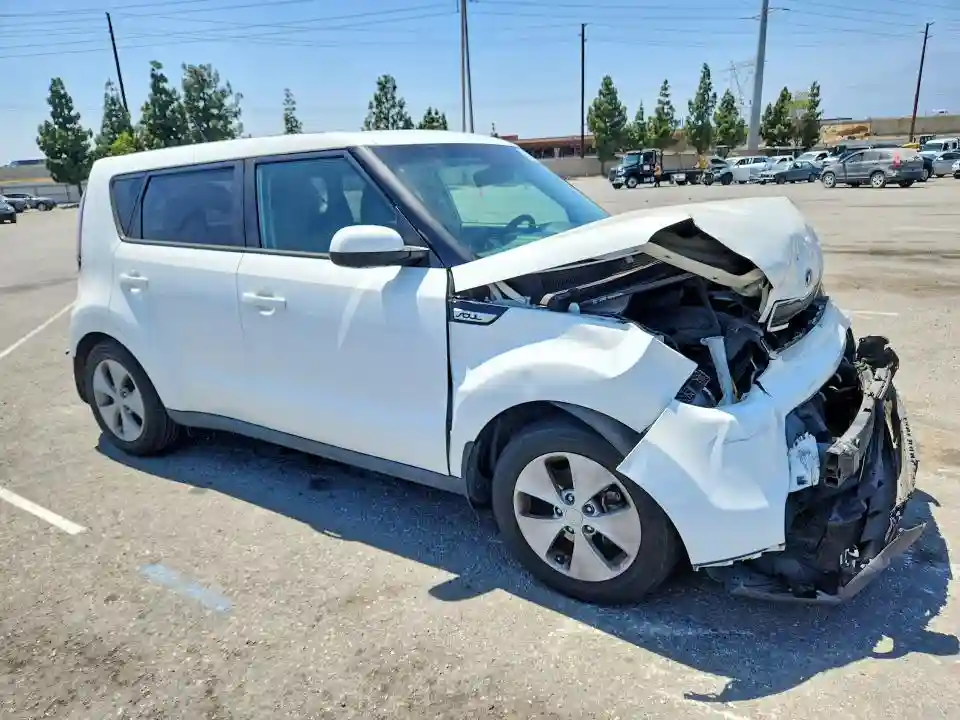 KNDJN2A22G7324120 2016 KIA SOUL BASE-3