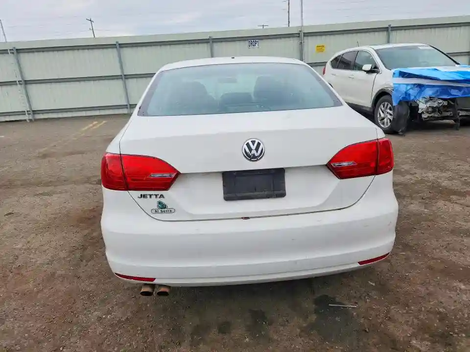 3VW1K7AJ2DM211439 2013 VOLKSWAGEN JETTA-5