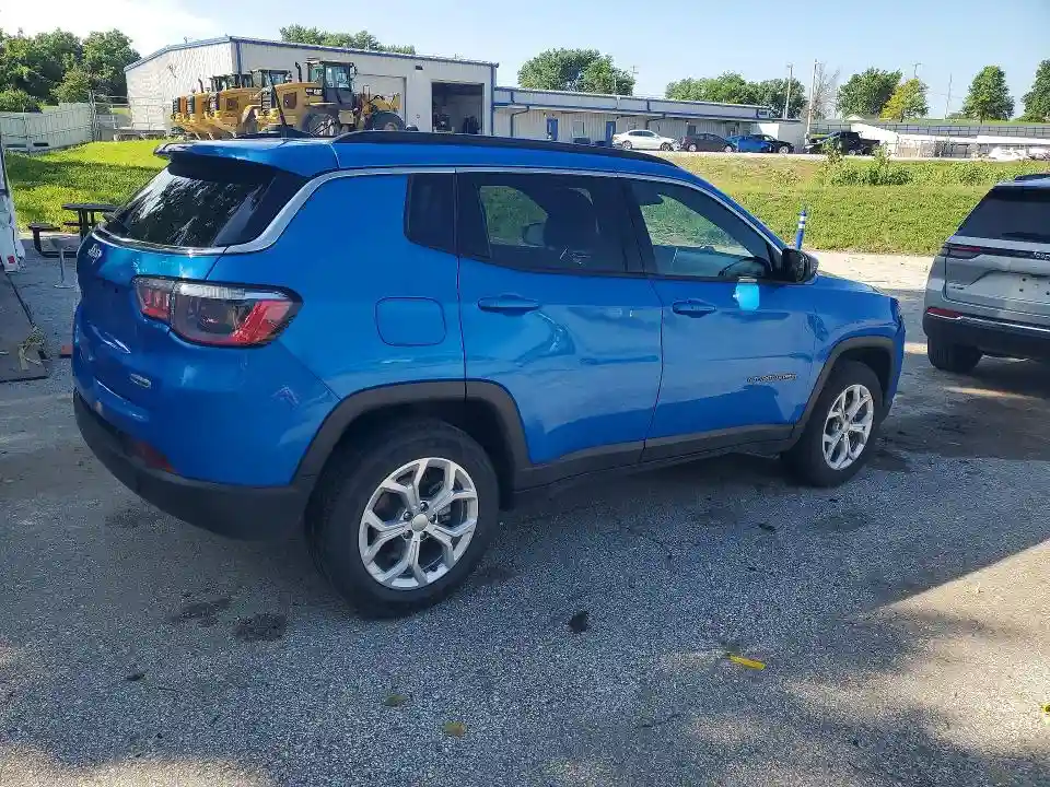3C4NJDBN8RT122575 2024 JEEP COMPASS-2