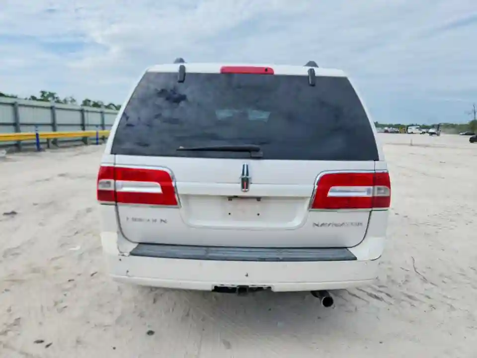 5LMJJ2H5XBEJ08492 2011 LINCOLN NAVIGATOR-5