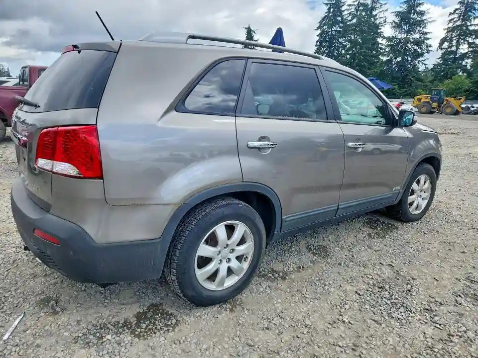 5XYKTCA61CG277873 2012 KIA SORENTO-2