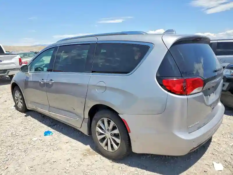 2C4RC1EG7JR330347 2018 CHRYSLER PACIFICA-3
