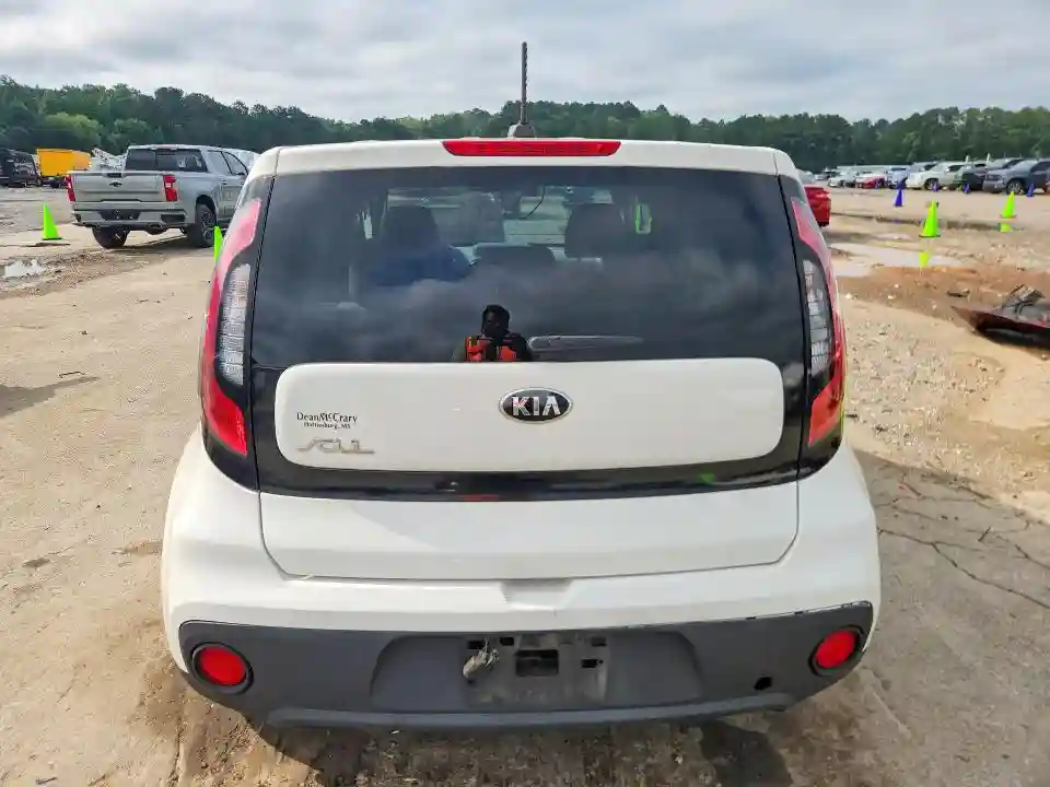 KNDJN2A20J7618669 2018 KIA SOUL BASE-5