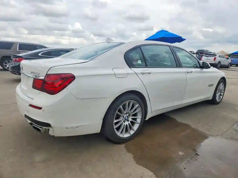 WBAYE8C53ED780597 2014 BMW 7 SERIES-2