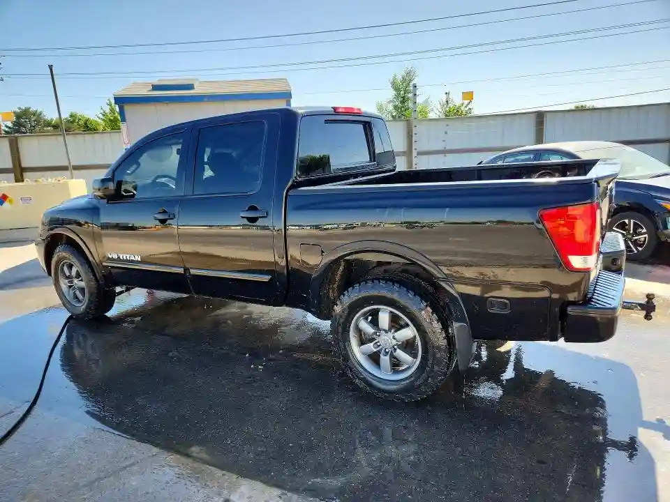 1N6BA0EC7EN511205 2014 NISSAN TITAN-1