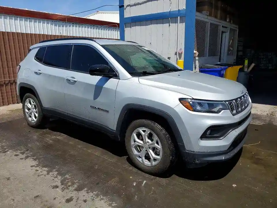 3C4NJDBN0RT115636 2024 JEEP COMPASS-3