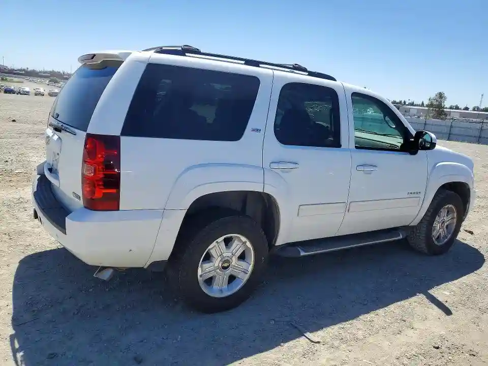 1GNSKBE08BR100750 2011 CHEVROLET TAHOE-2
