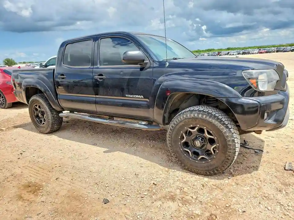 5TFLU4ENXFX121535 2015 TOYOTA TACOMA-3