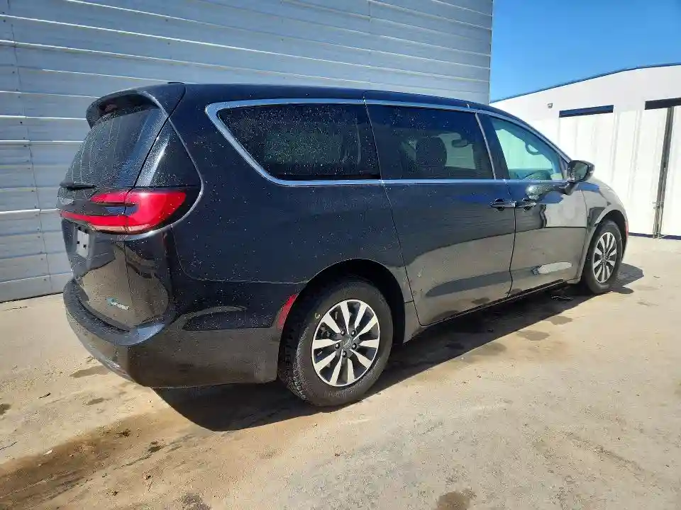 2C4RC1L72PR631393 2023 CHRYSLER PACIFICA-2