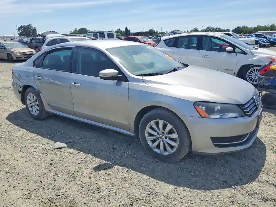 1VWAP7A37DC071327 2013 VOLKSWAGEN PASSAT-3
