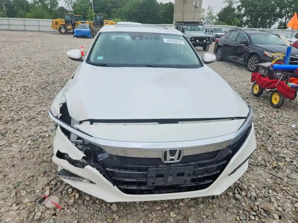 1HGCV3F48JA015689 2018 HONDA ACCORD-4