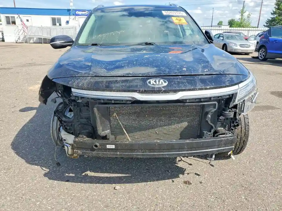 KNDEUCAA9M7097957 2021 KIA SELTOS-4
