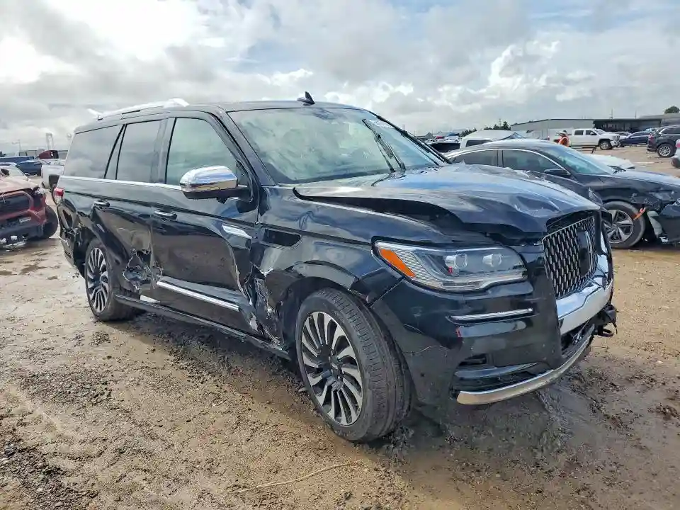 5LMJJ2TG6REL19658 2024 LINCOLN NAVIGATOR-3