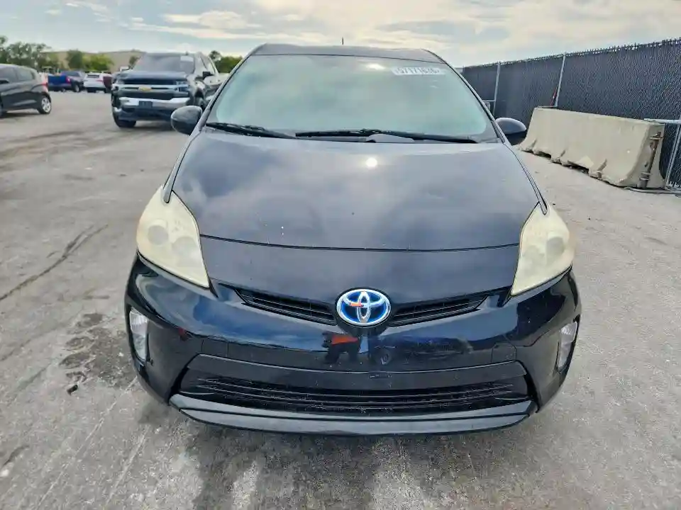JTDKN3DU6D5602161 2013 TOYOTA PRIUS-4