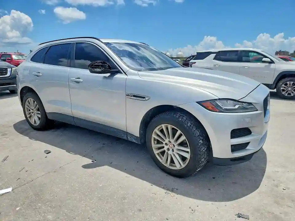 SADCK2BV1HA490048 2017 JAGUAR F-PACE-3