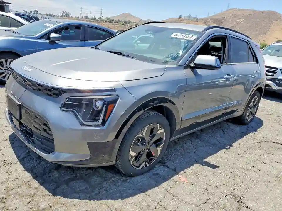 KNDCR3L11P5028654 2023 KIA NIRO-0